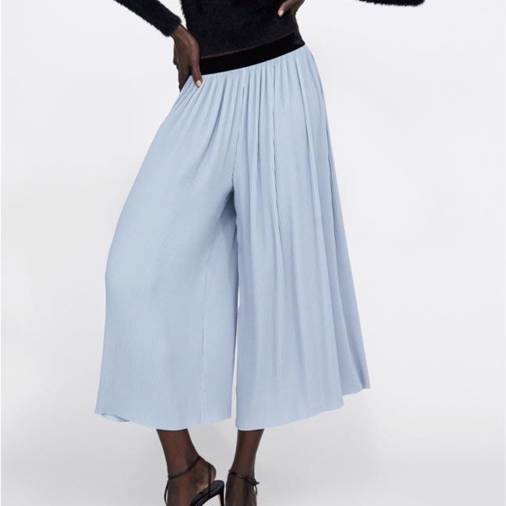 Zara pleated culottes, size XS.